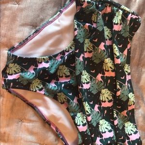 Highwasted super cute printed swim suit bottoms